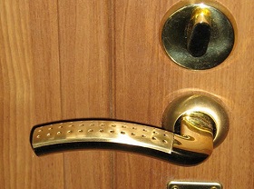 Замена дверной ручки входной двери в Ярославле